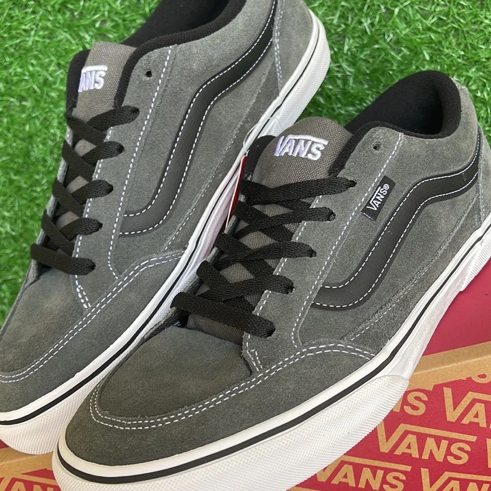 Vans Bearcat
Charcoal/White/Black
VN000DT2CWE Men’s sneakers - Picture 7 of 16